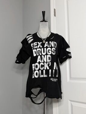 Vintage Sex Pot Revenge Distressed Graphic Black & White T-Shirt